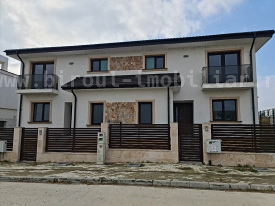 Vanzare vila 160 m² - Lac Siutghiol, Ovidiu